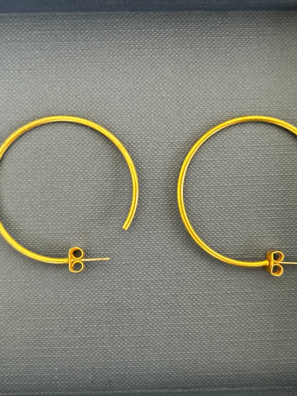 Madewell Hoop Earrings - Picture 3 of 4